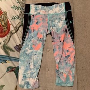 lululemon abstract paint crop leggings size 8